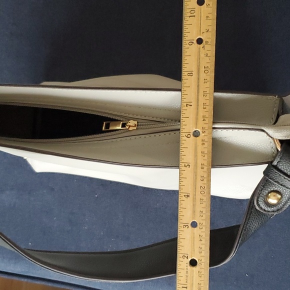 Purse - Picture 4 of 6